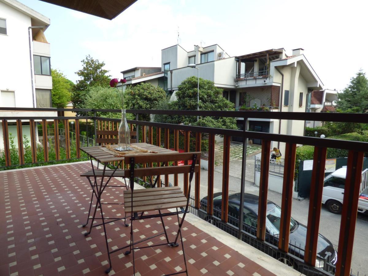 B&B Villa Montreux Rímini Exterior foto